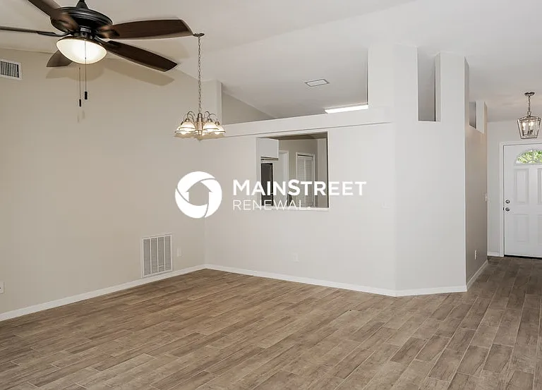 1722 Elmhurst Cir S #E — Photo 6