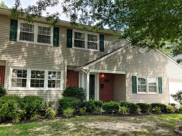 911 Woodcrest Dr, Dover, DE 19904