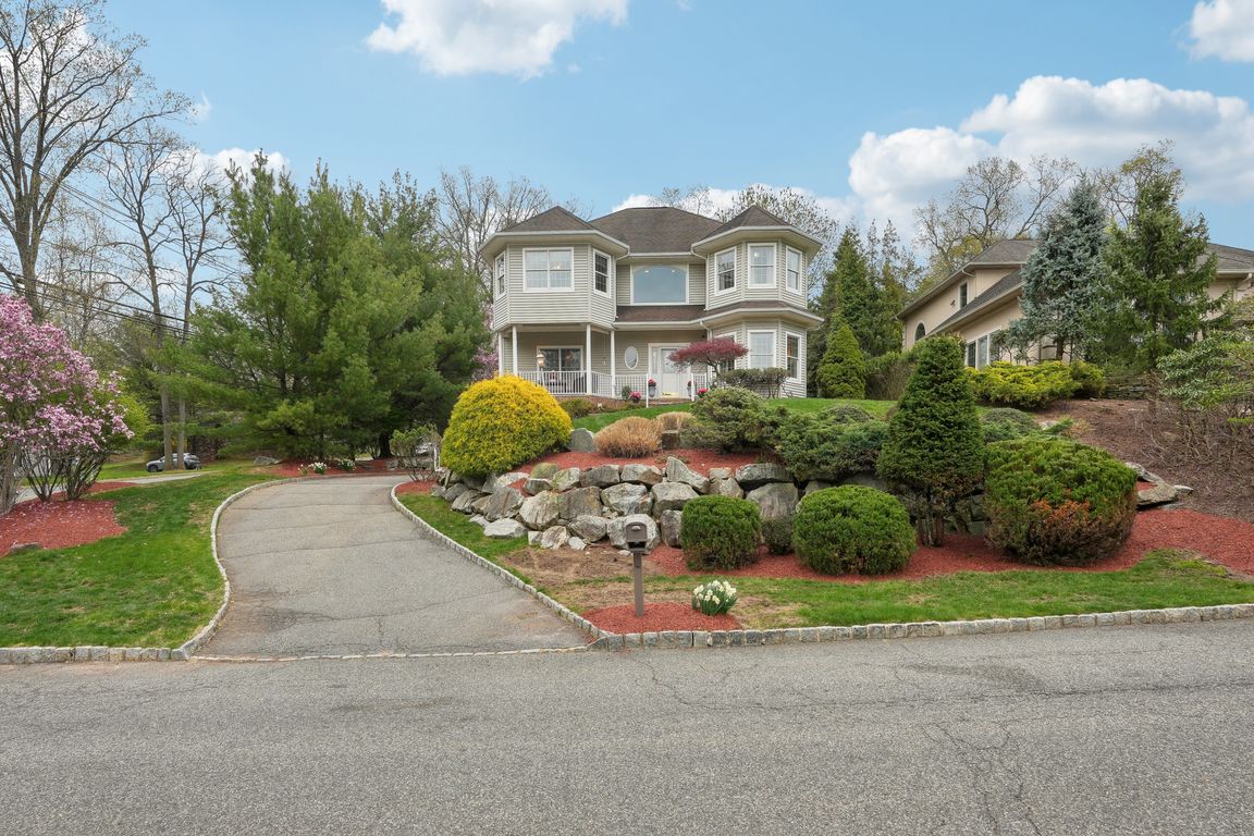 Greenbriar Rd-2204-001.jpg