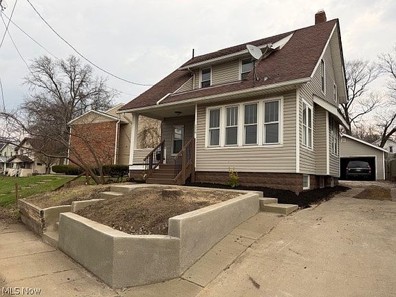 3rd image of 116 Munroe Falls Ave