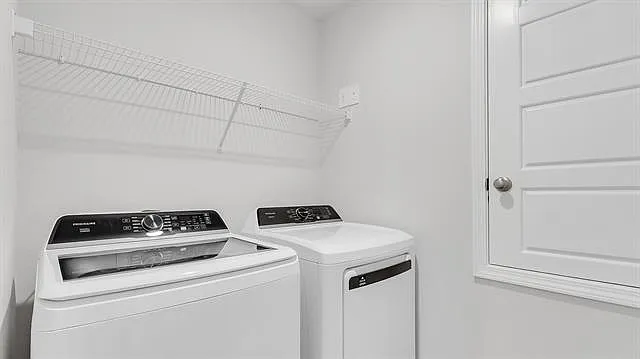 82 Haley Dr — Photo 16