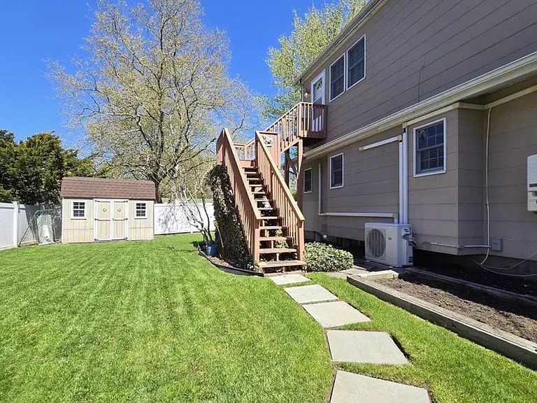 3 Martin Pl #2 — Photo 3
