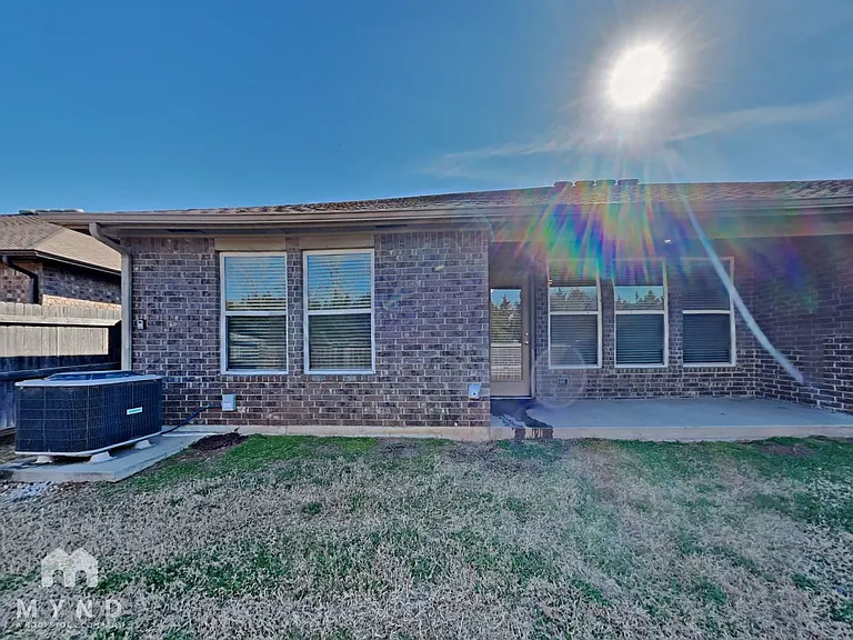1003 Merlin Dr — Photo 23