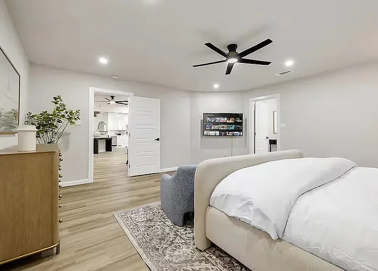 9690 Fallbrook Dr — Photo 10