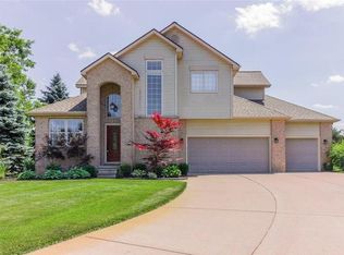 5183 Wyndham Pl, Fenton, MI 48430