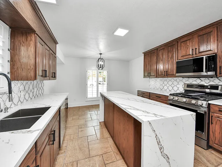 4631 Mi Castillo Ct — Photo 10