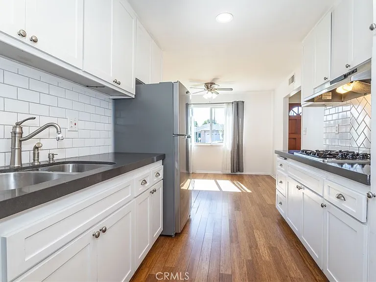 19233 Napa St — Photo 11