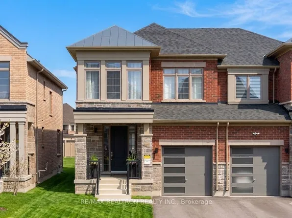 15 Lazarette Ln, East Gwillimbury, ON L9N 0V6