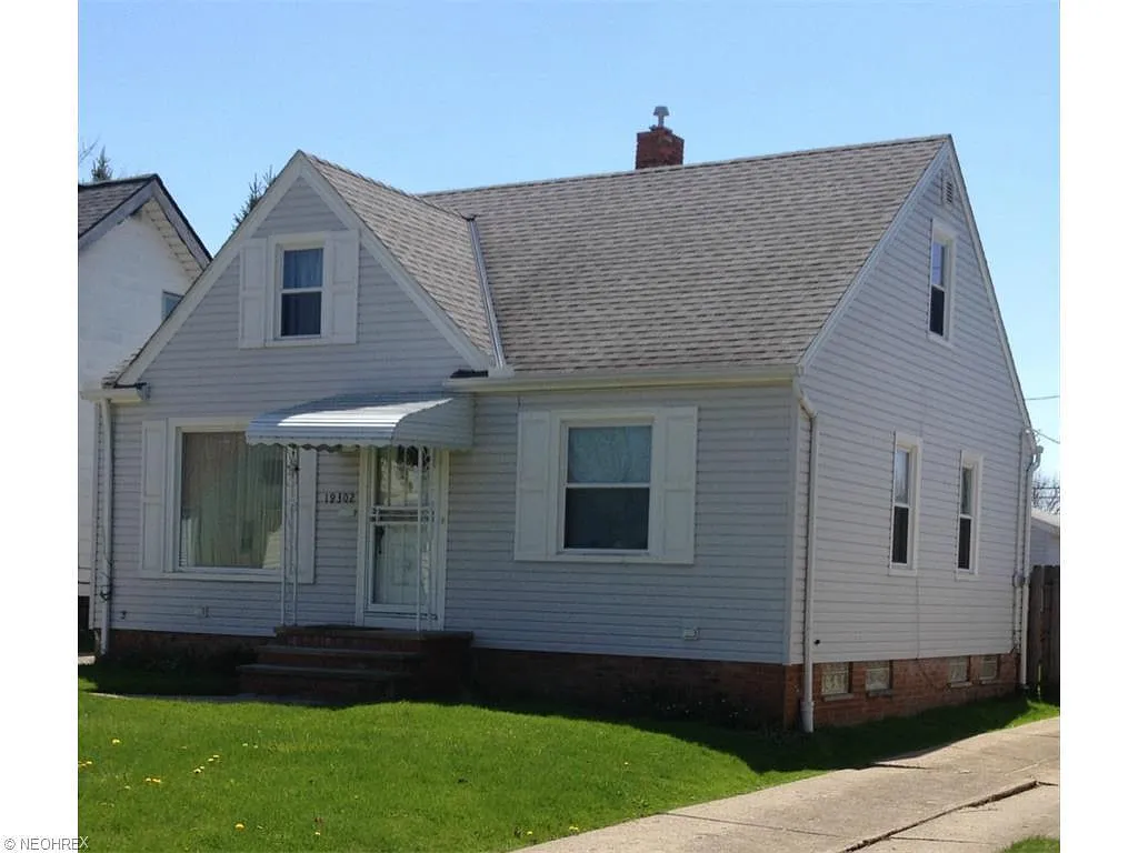 19302 Raymond St photo 1