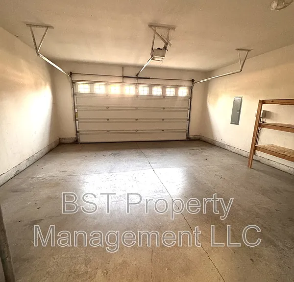 1604 Webb Lake Dr — Photo 25