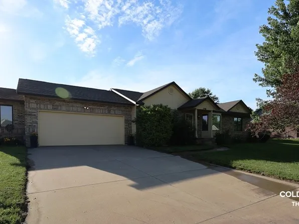 1740 Andover Dr, Garden City, KS 67846