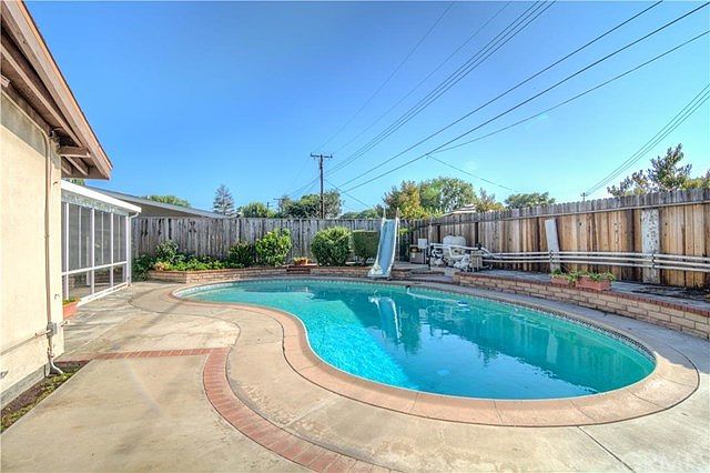 1st image of 2553 Greenbriar Ln
