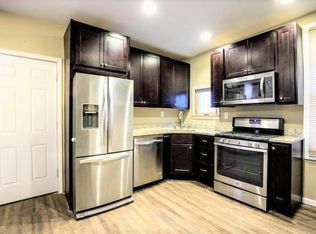 2353 S Kinnickinnic Ave LOWR B, Milwaukee, WI 53207