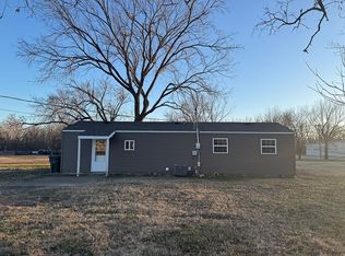 613 E 4th St, Erie, KS 66733