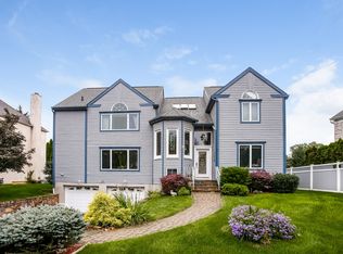 27 Brookside Ln, Harrison, NY 10528