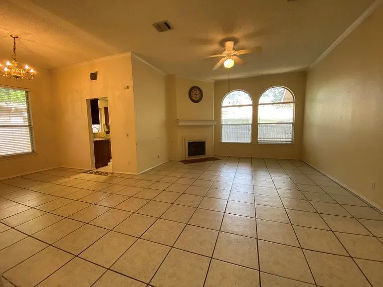 1903 Balsam Way — Photo 2