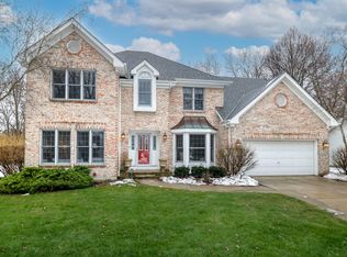 990 Danforth Dr, Batavia, IL 60510