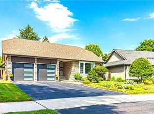 2390 Sinclair Cir, Burlington, ON L7P 3C3