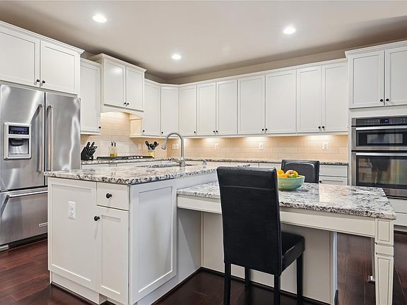 4th image of 44264 Mimosa Grove Sq