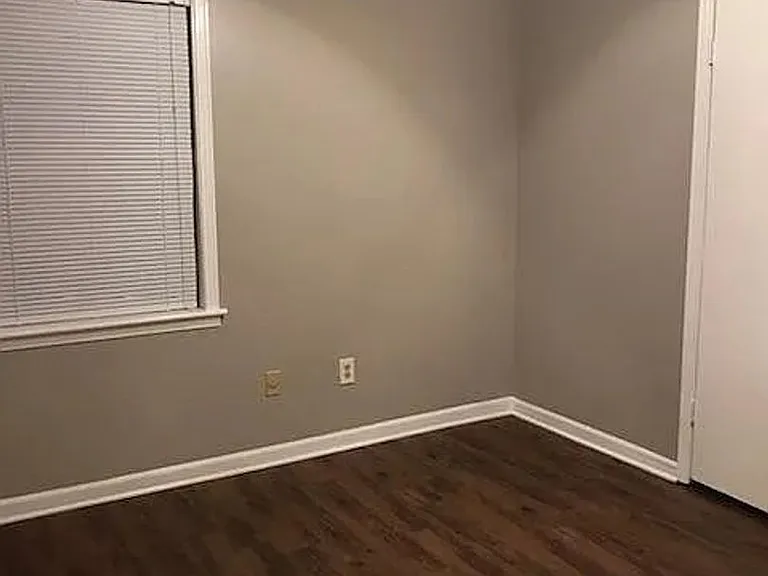8495 Charleston Dr — Photo 12