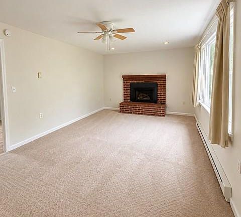 2nd image of 40 Oak Rd