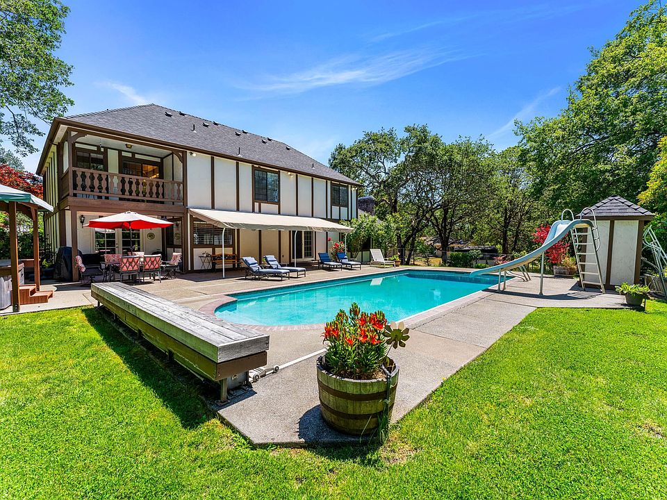 1st image of 180 Horseshoe Dr