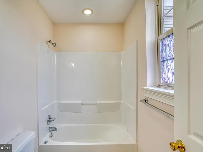 2542 W Girard Ave #2 — Photo 18