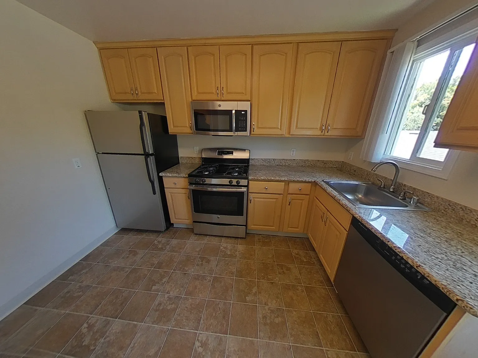 Studio, 400 sqft, $2,795 — Photo 2