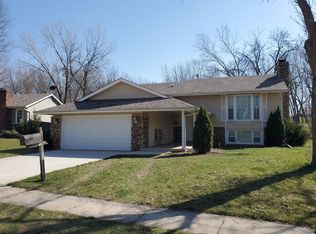 1521 W 46th Pl, Davenport, IA 52806