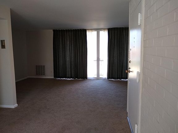4th image of 774 Quince Orchard Blvd