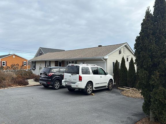 2nd image of 220 Pleasant St