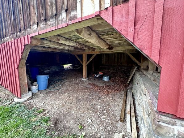 136 Thomas Rd, Ithaca, NY 14850