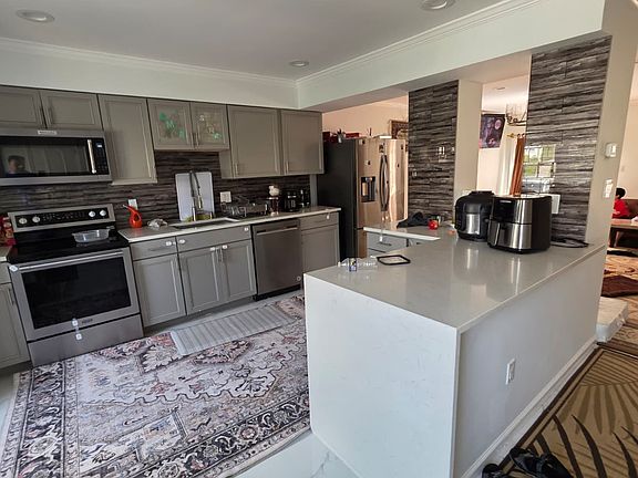 3rd image of 7550 Kousa Ln