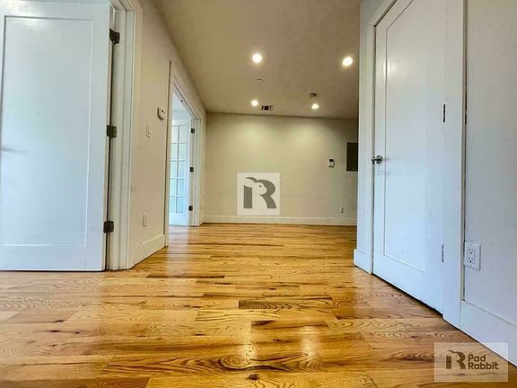 5th image of 1552 Myrtle Ave