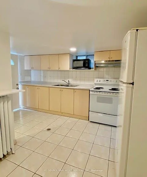 56 Markham St #3 — Photo 2