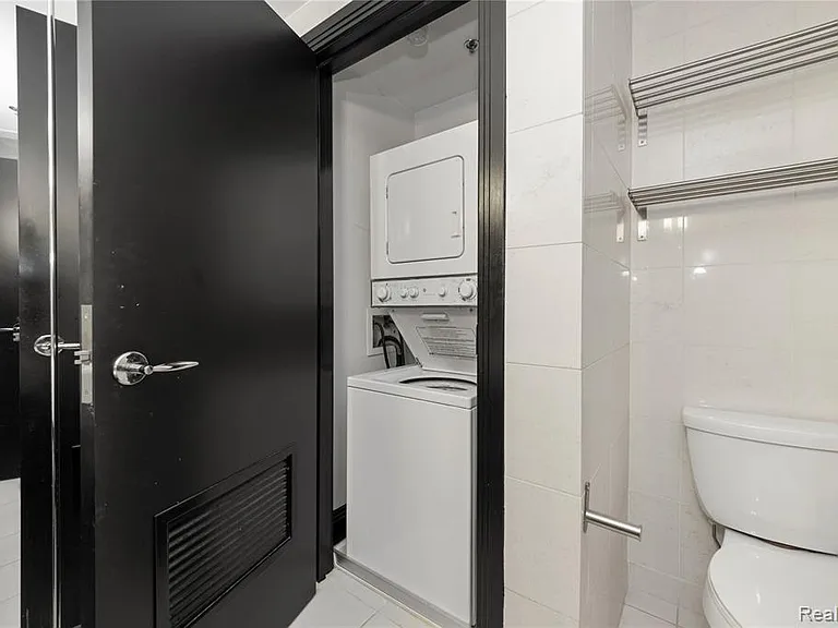 2233 Park Ave #5B — Photo 15