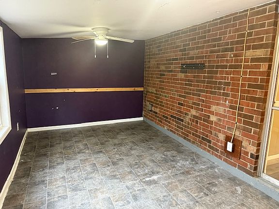 2nd image of 905 Falmouth Ave