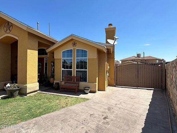 4th image of 436 Valle Liso Ln