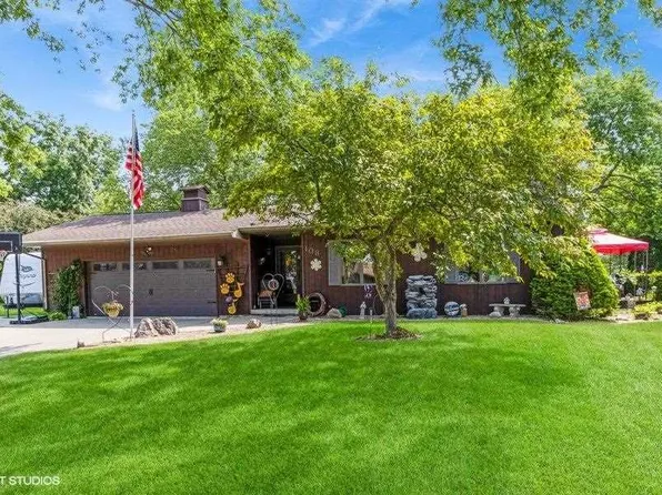 108 Elizabeth Dr, Tipton, IA 52772