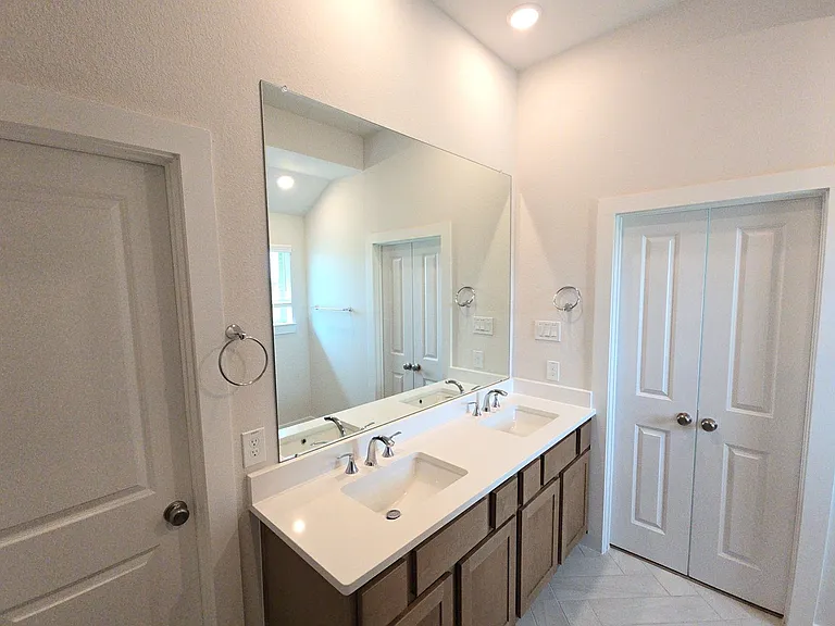 16723 Lake Austin St — Photo 14