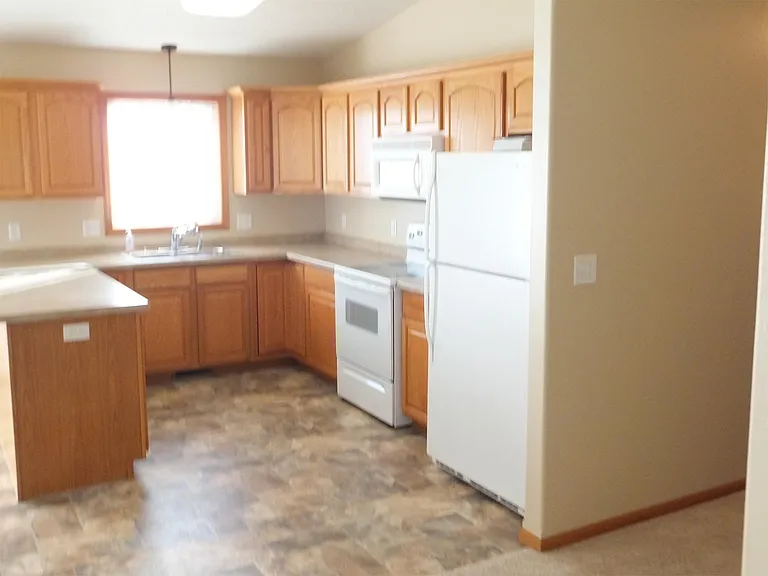 8430 Sage Dr — Photo 1