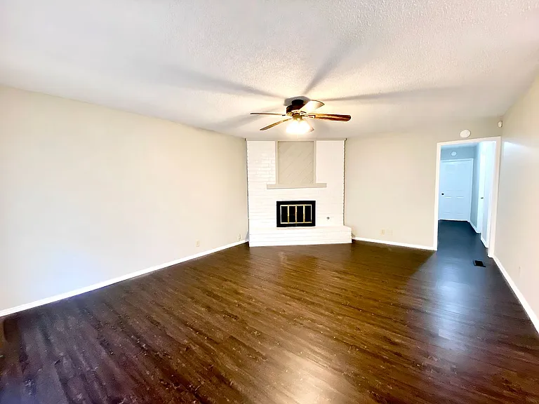 6367 S 29th West Pl — Photo 3