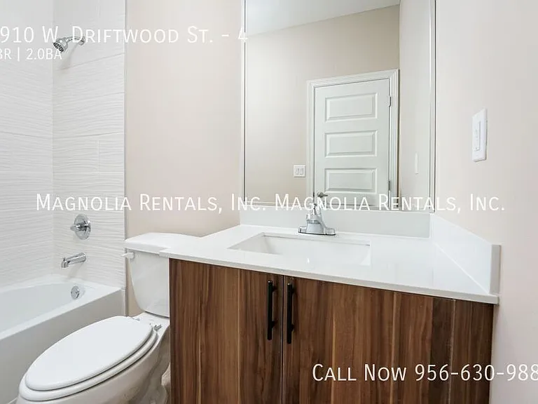2910 W Driftwood St #4 — Photo 6