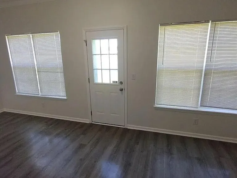 211 Congaree River Dr — Photo 9
