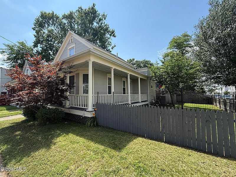 2nd image of 20 W Lawrence Street