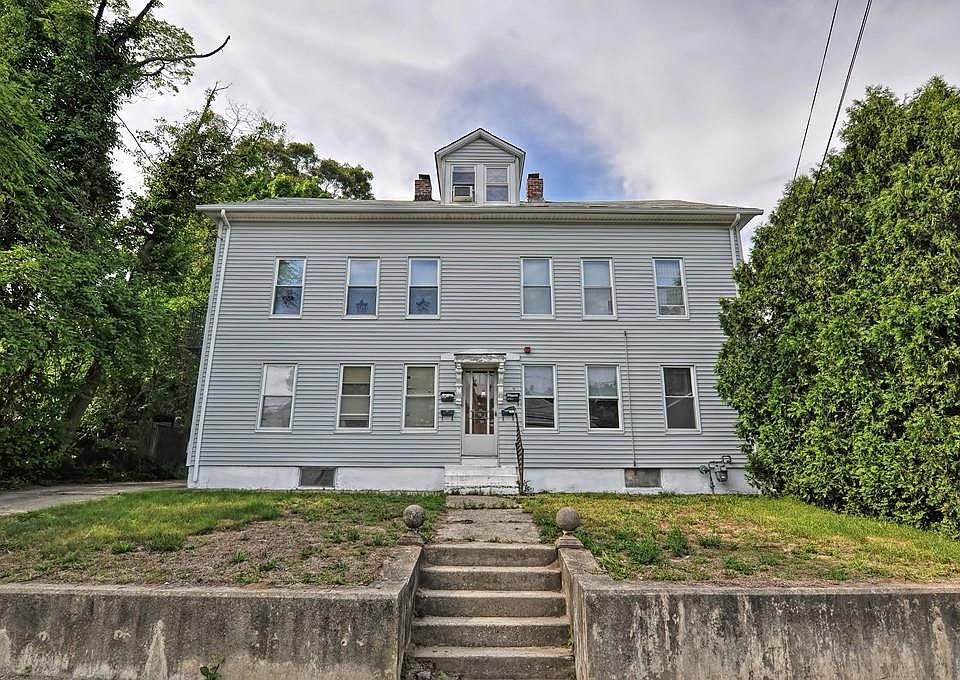 1st image of 19 Youngs Ave