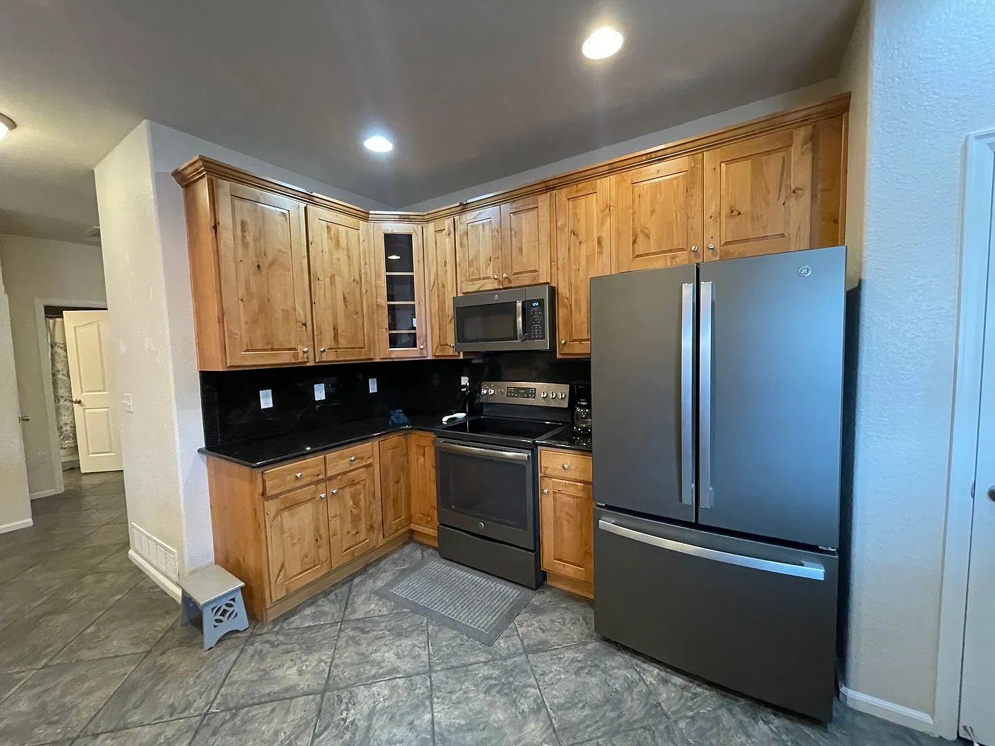 Three Bedroom Ranch Style Condo with all the amenities! — Photo 4