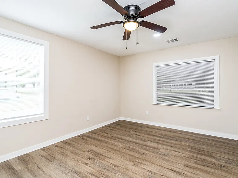 605 Hospital St #A — Photo 11