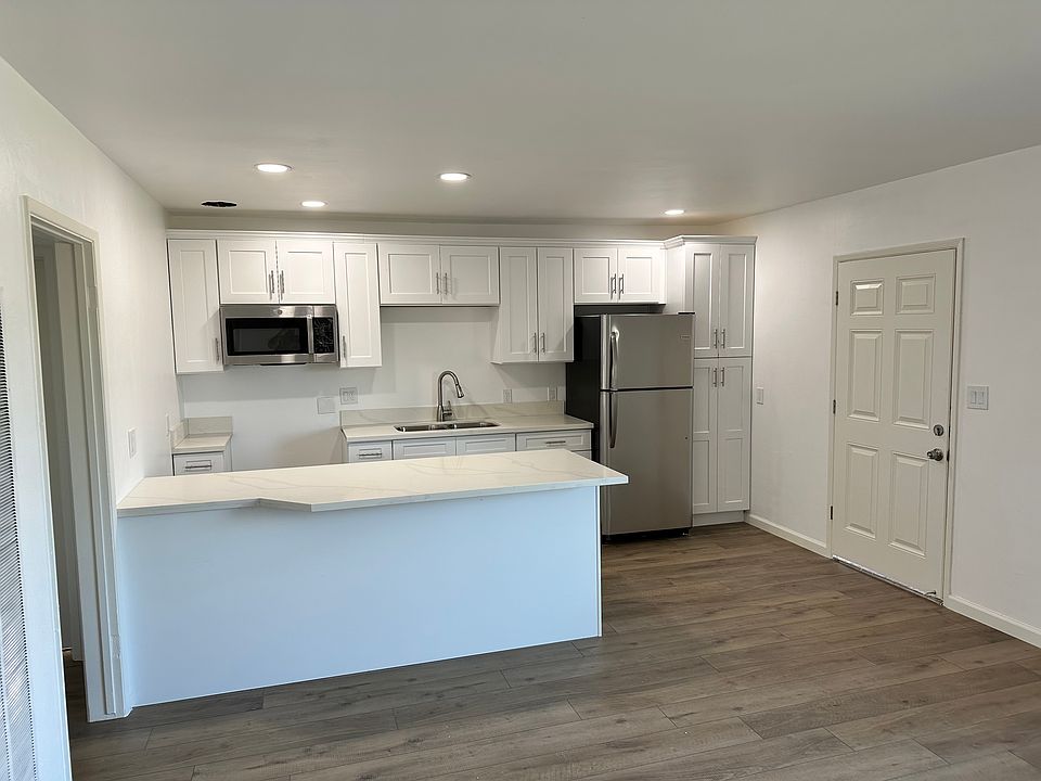 1st image of 2295 Grand Ave #6