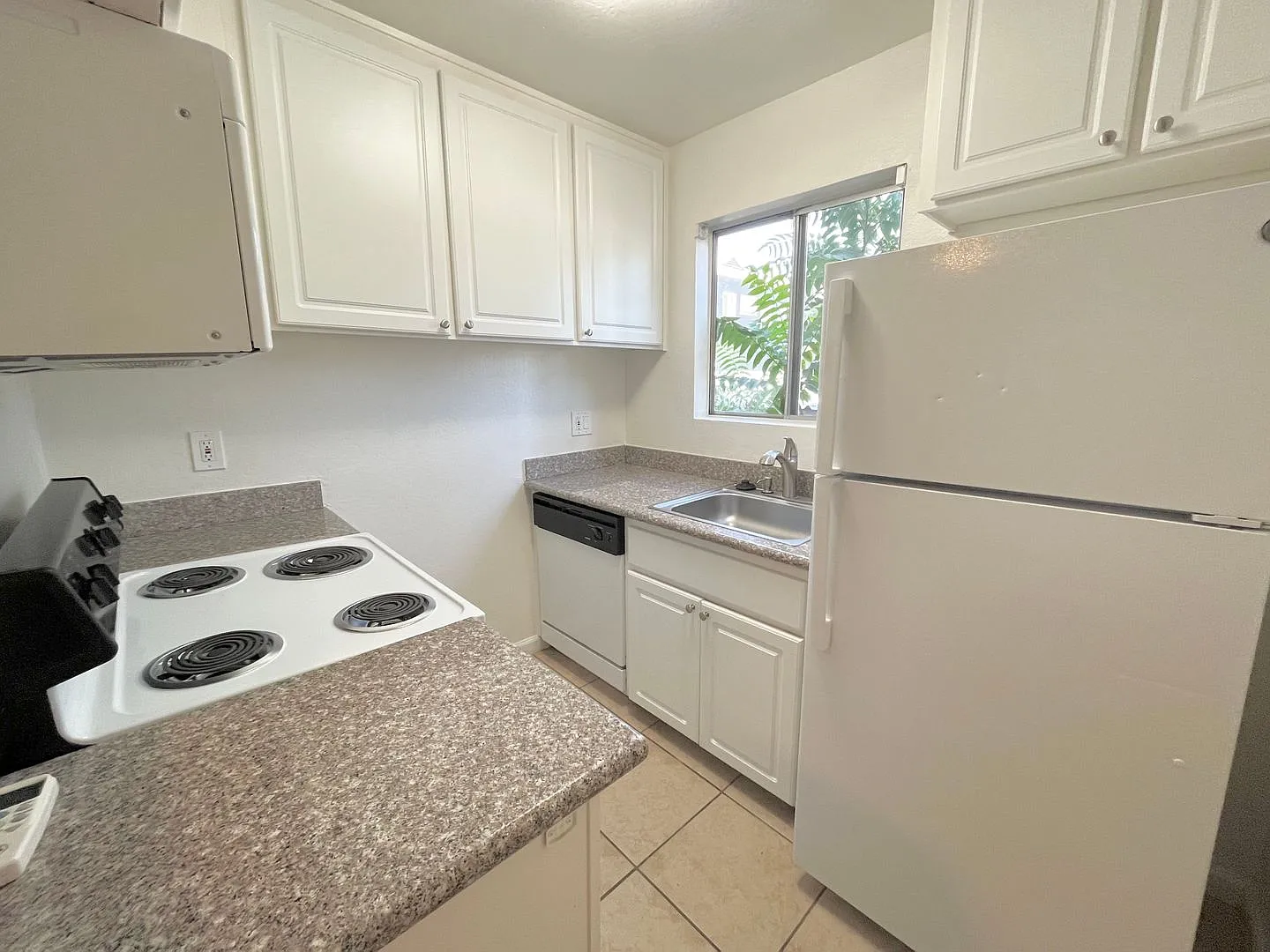 3008 E Street — Photo 4